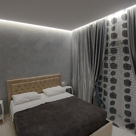 Beni 'S Apartments ซารานเดอ ภายนอก รูปภาพ